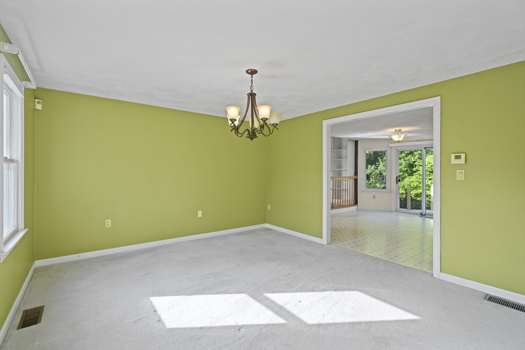 18 Noel Rd