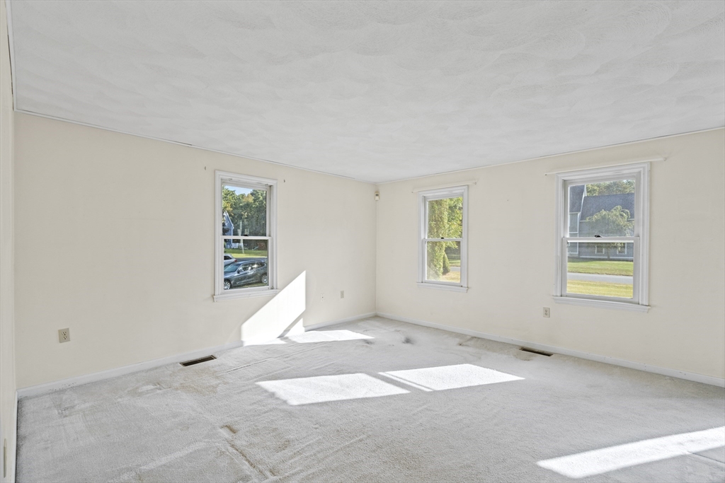 18 Noel Rd