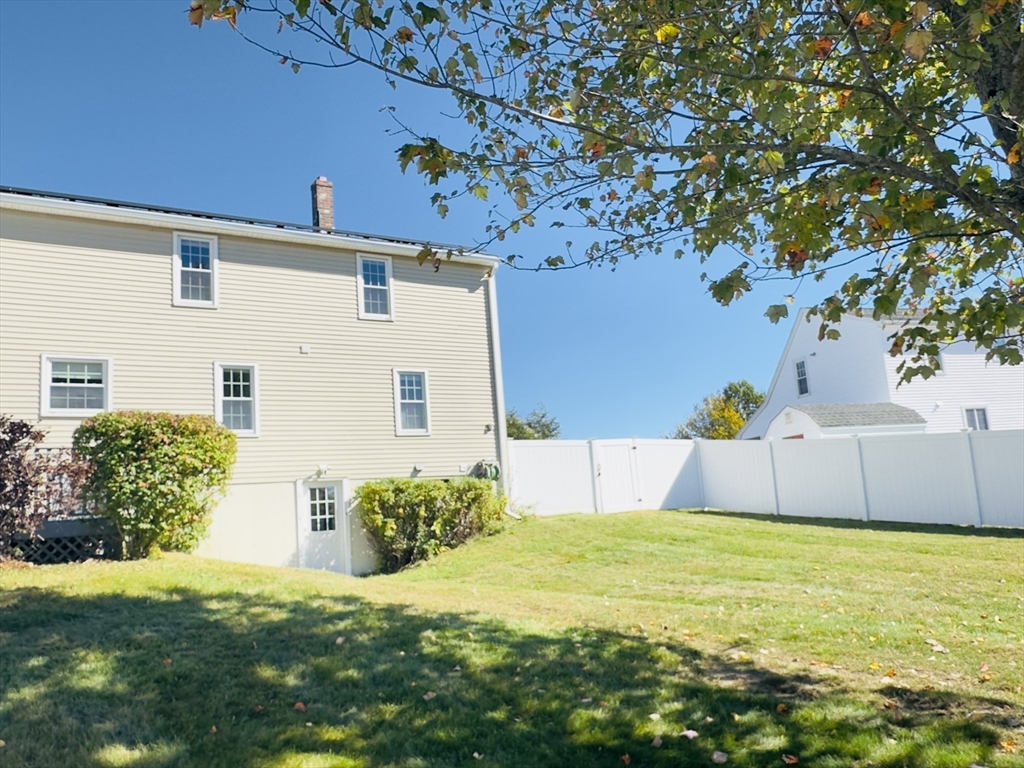 7 Rolling Ridge Rd