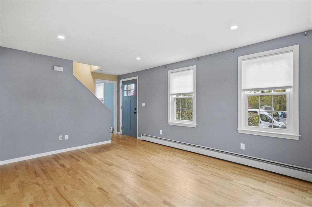 7 Rolling Ridge Rd
