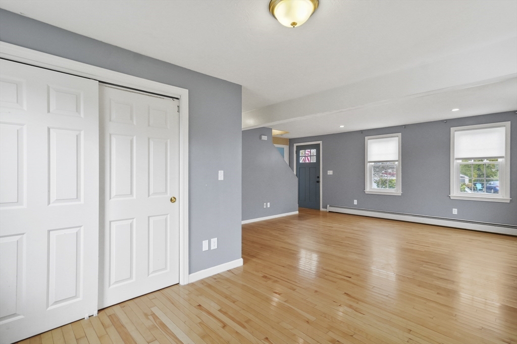 7 Rolling Ridge Rd