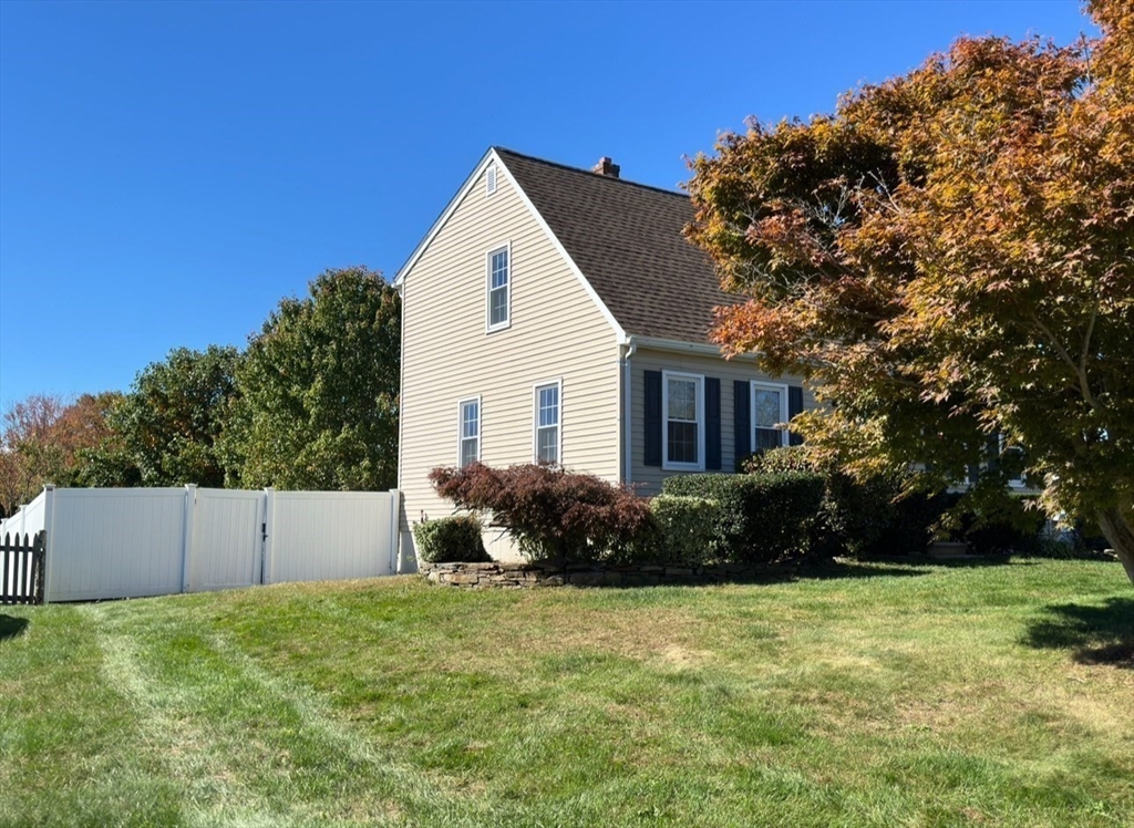 7 Rolling Ridge Rd