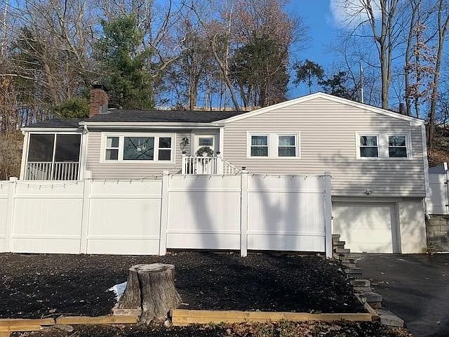 15 Livingstone Lane