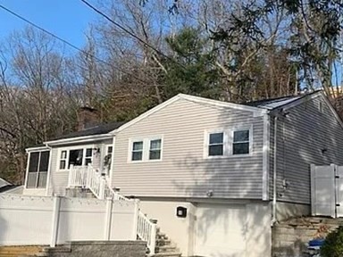 15 Livingstone Lane