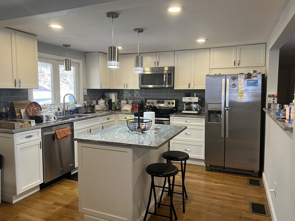 15 Livingstone Lane