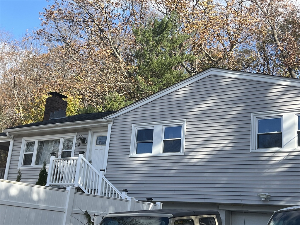 15 Livingstone Lane