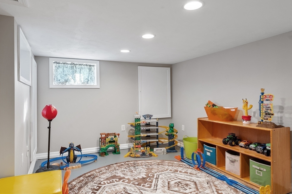 4 Peaslee Terrace