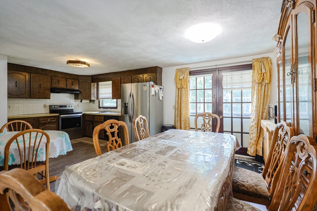 4 Brookside Lane