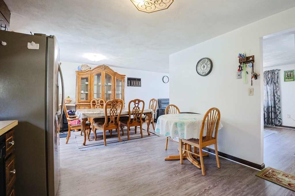 4 Brookside Lane