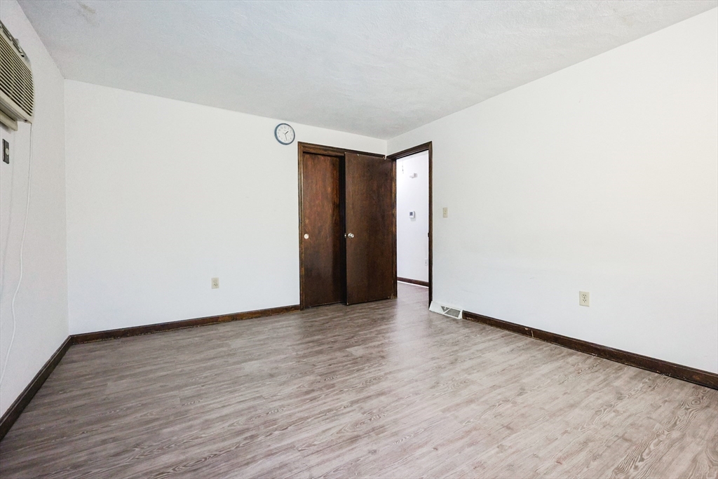 4 Brookside Lane