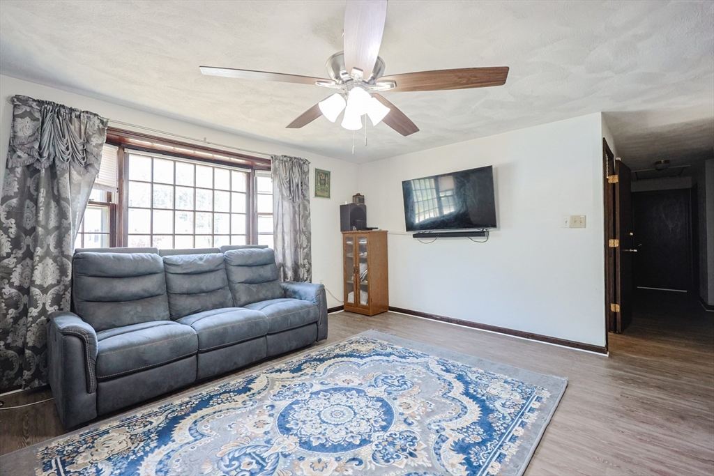 4 Brookside Lane