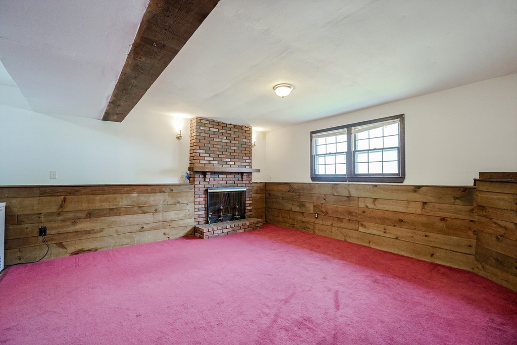 4 Brookside Lane