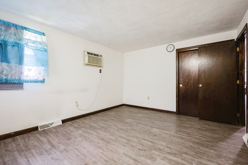 4 Brookside Lane