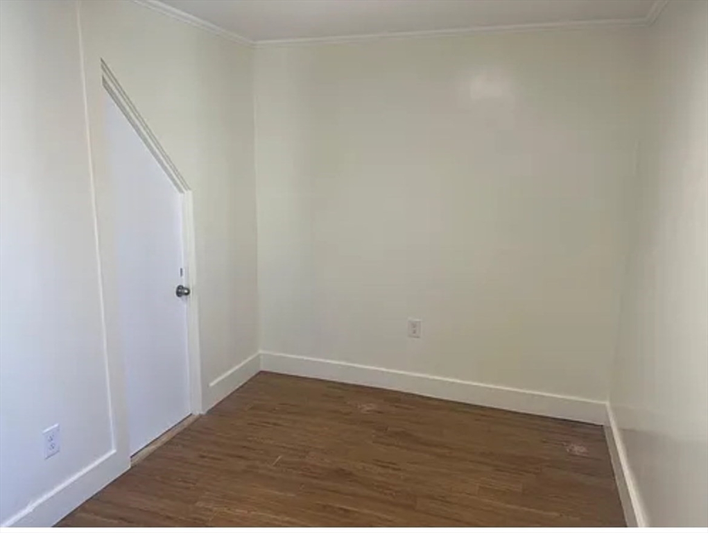 66 Lawton Ave # 3