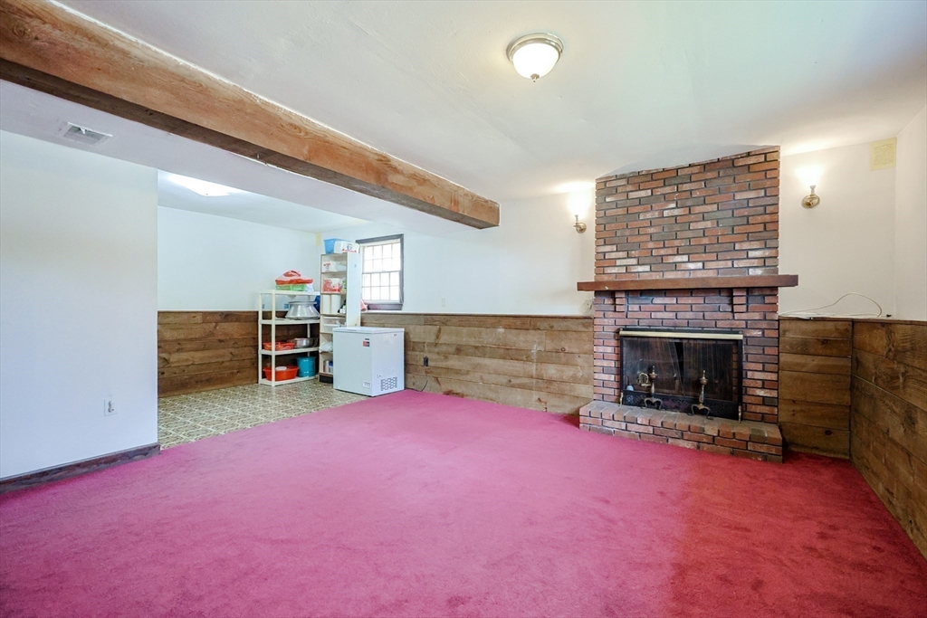 4 Brookside Lane
