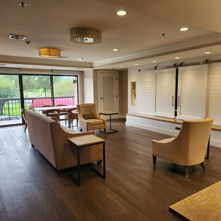 3920 Mystic Valley Pkwy # 101