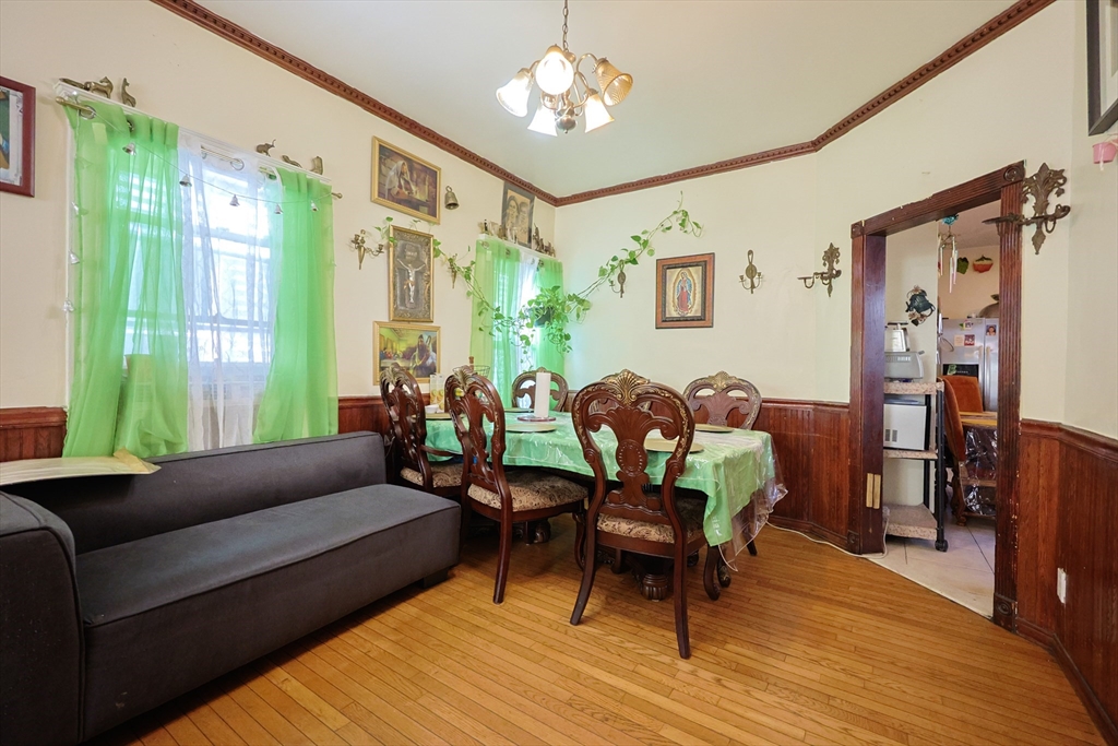 70 Chester Avenue, Chelsea