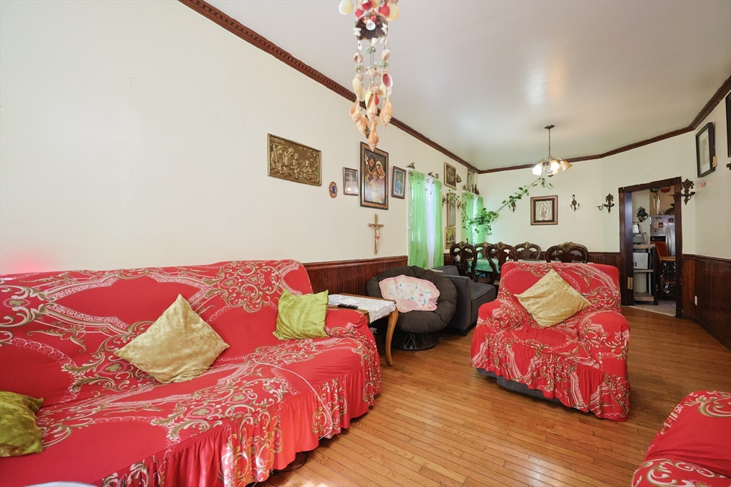 70 Chester Avenue, Chelsea