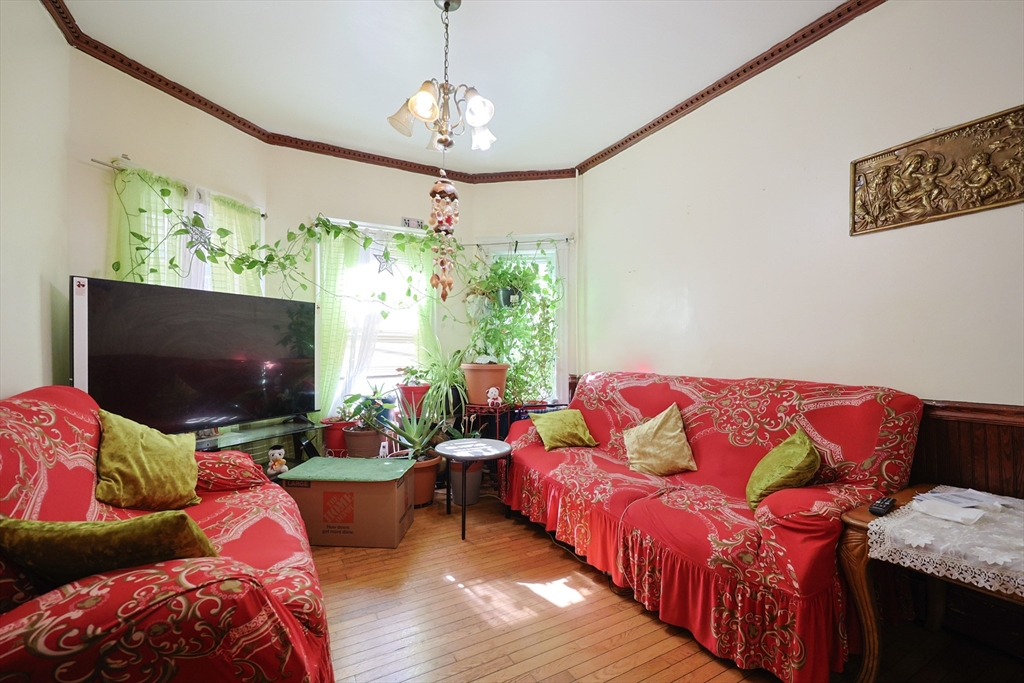 70 Chester Avenue, Chelsea