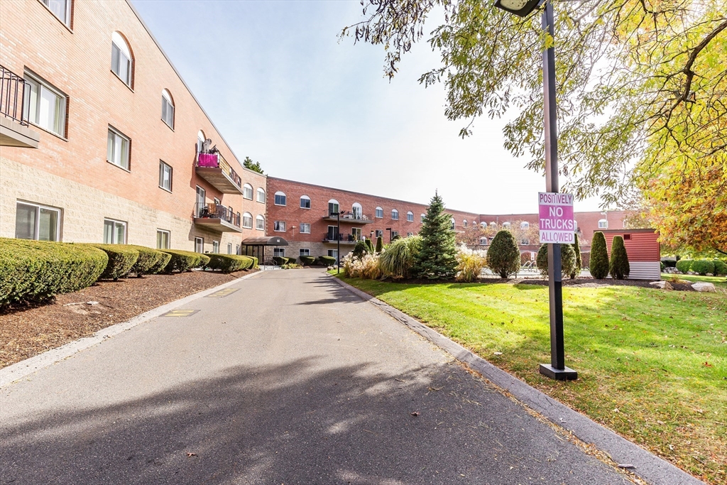 44 Loomis Street # 209