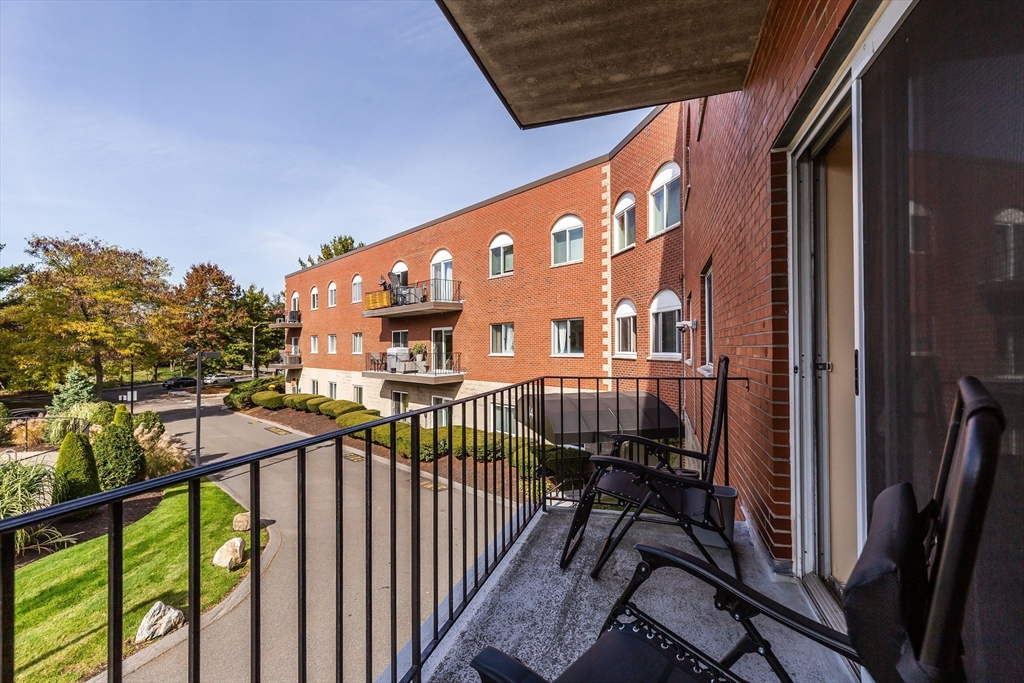 44 Loomis Street # 209