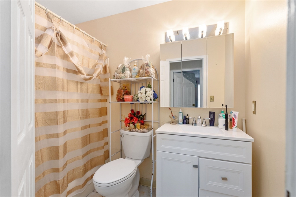 44 Loomis Street # 209