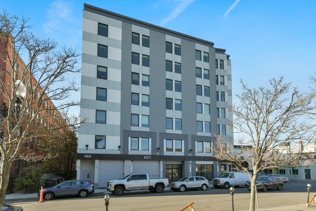 585 Essex St # 503