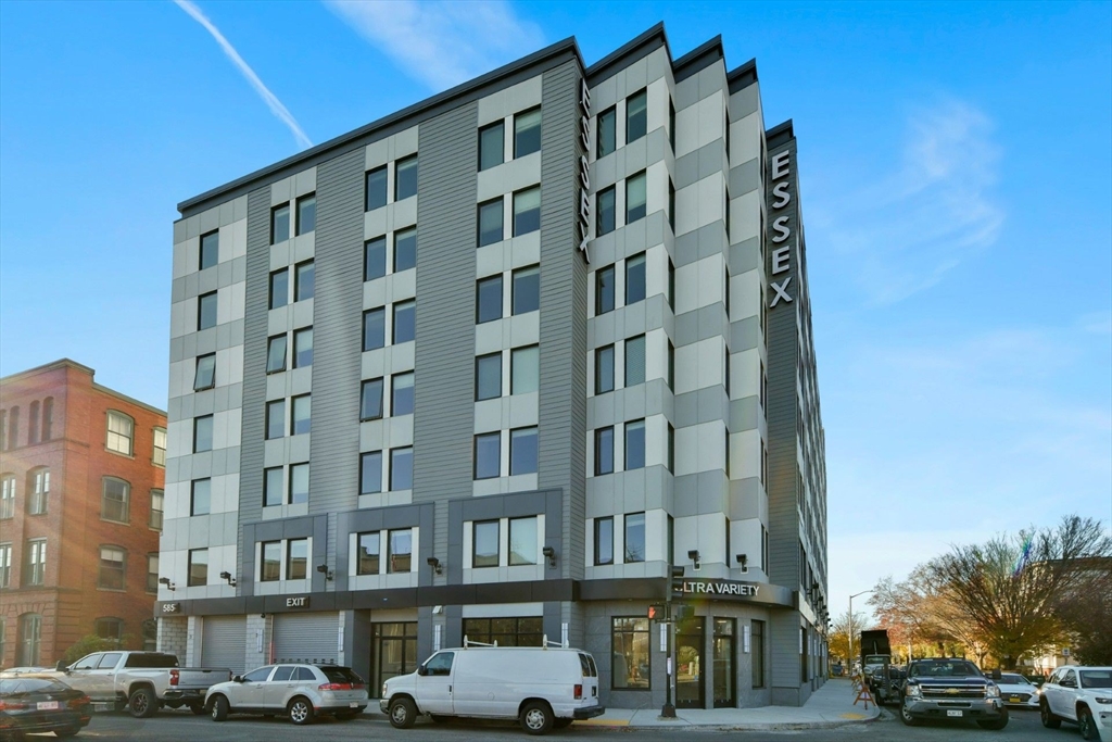 585 Essex St # 503