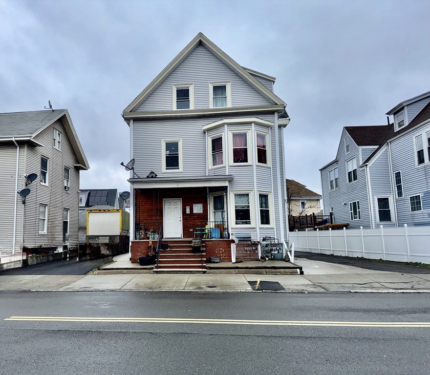 493 Summer St