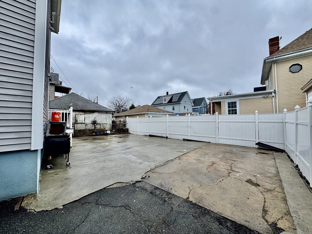 493 Summer St