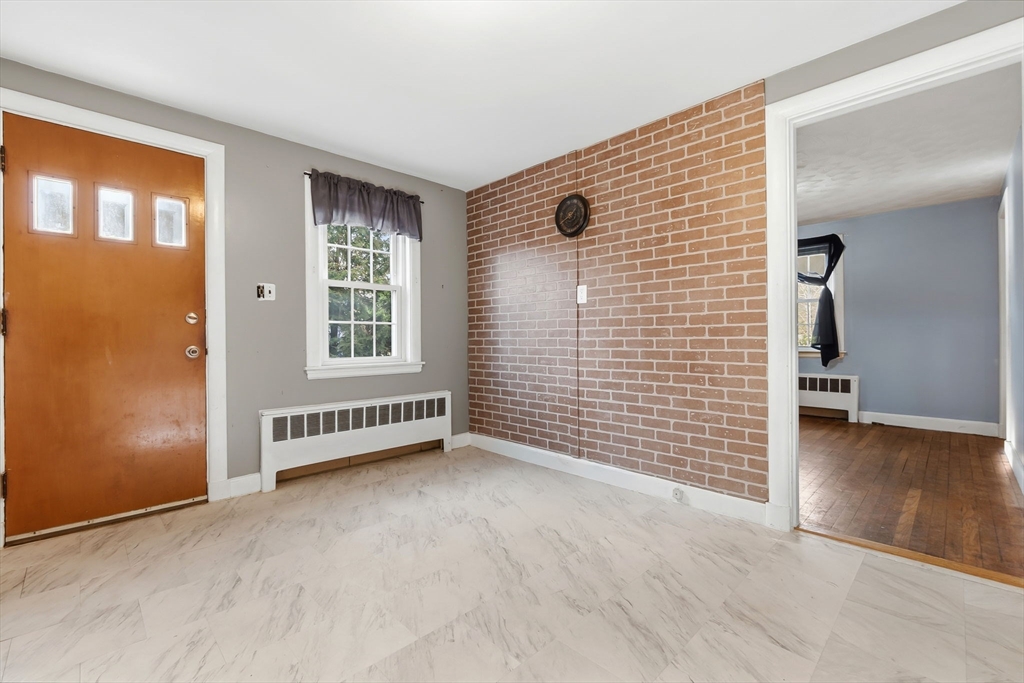 287 Main St