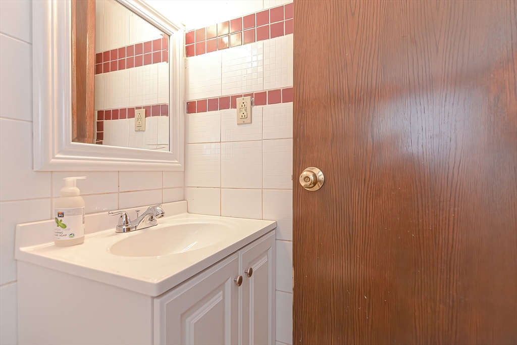 92 High St. Unit: DH32