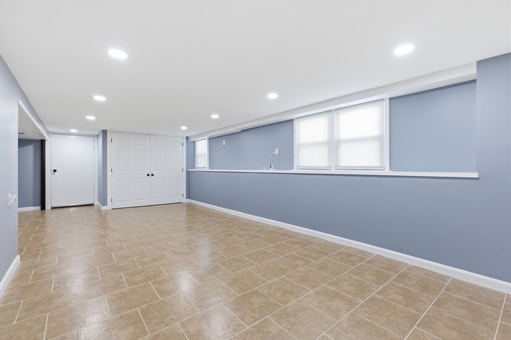 671 Nashua Rd