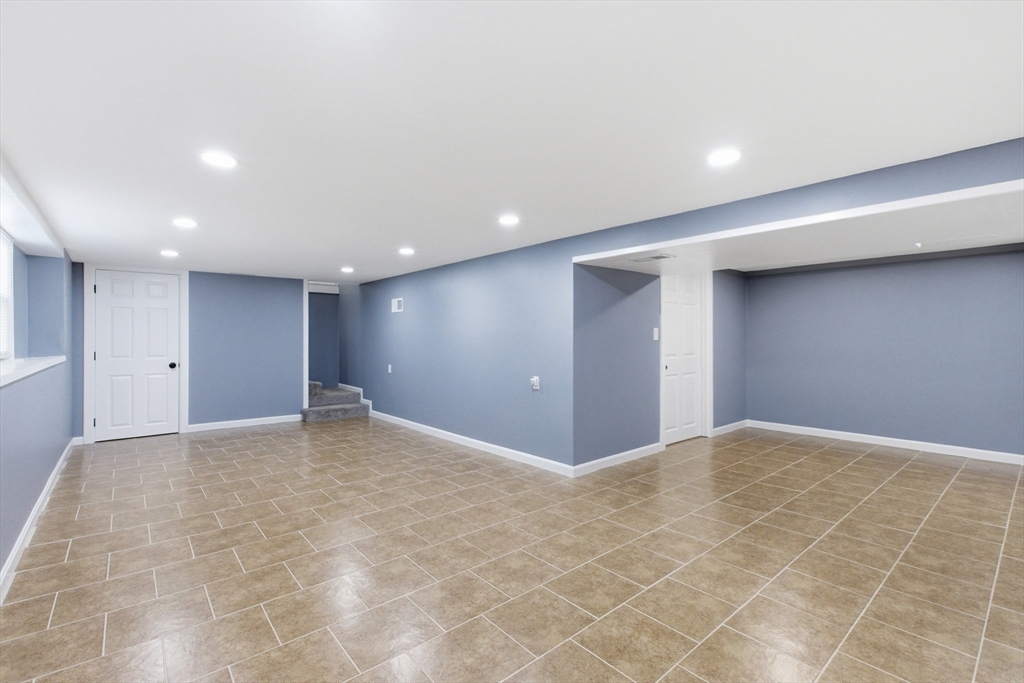671 Nashua Rd