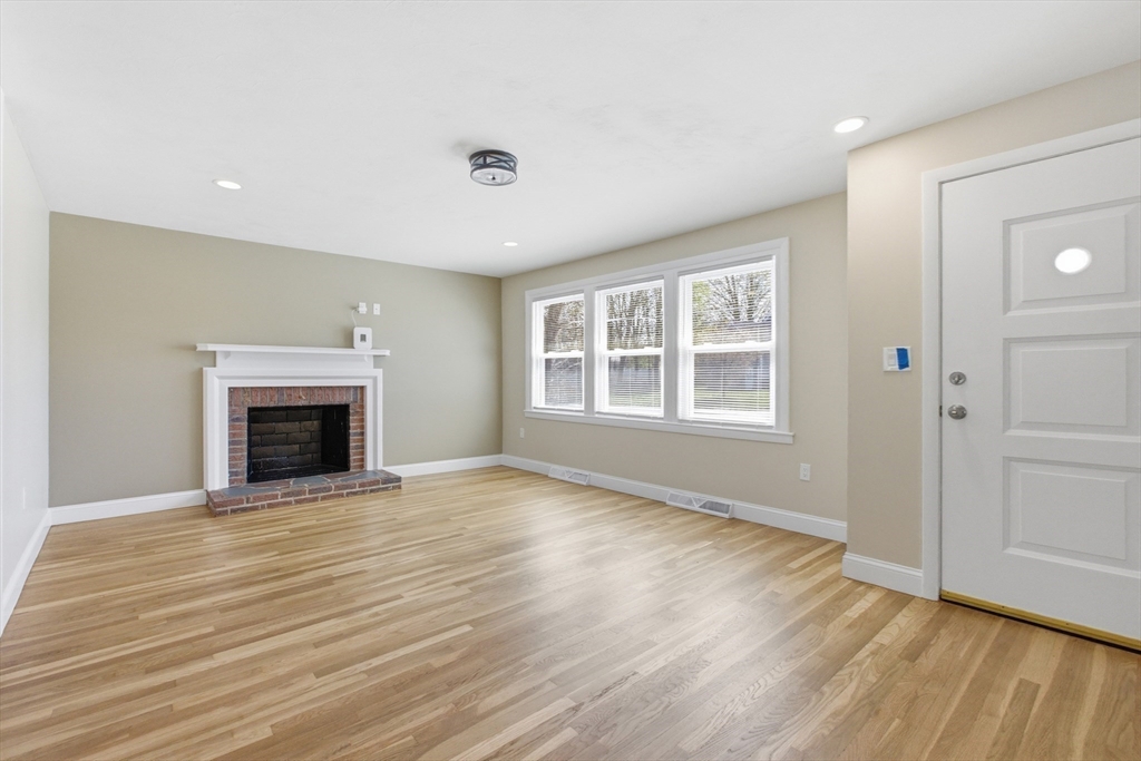 671 Nashua Rd