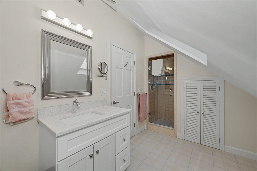 29 Hammersmith Dr