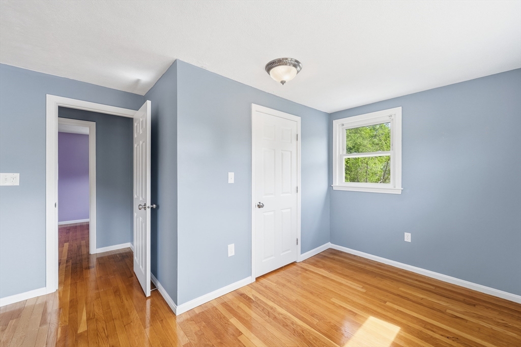 6 Valerie Ave