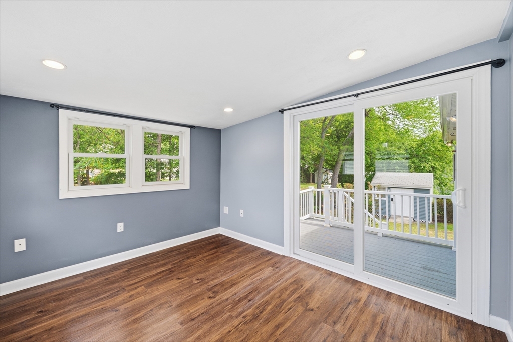 6 Valerie Ave