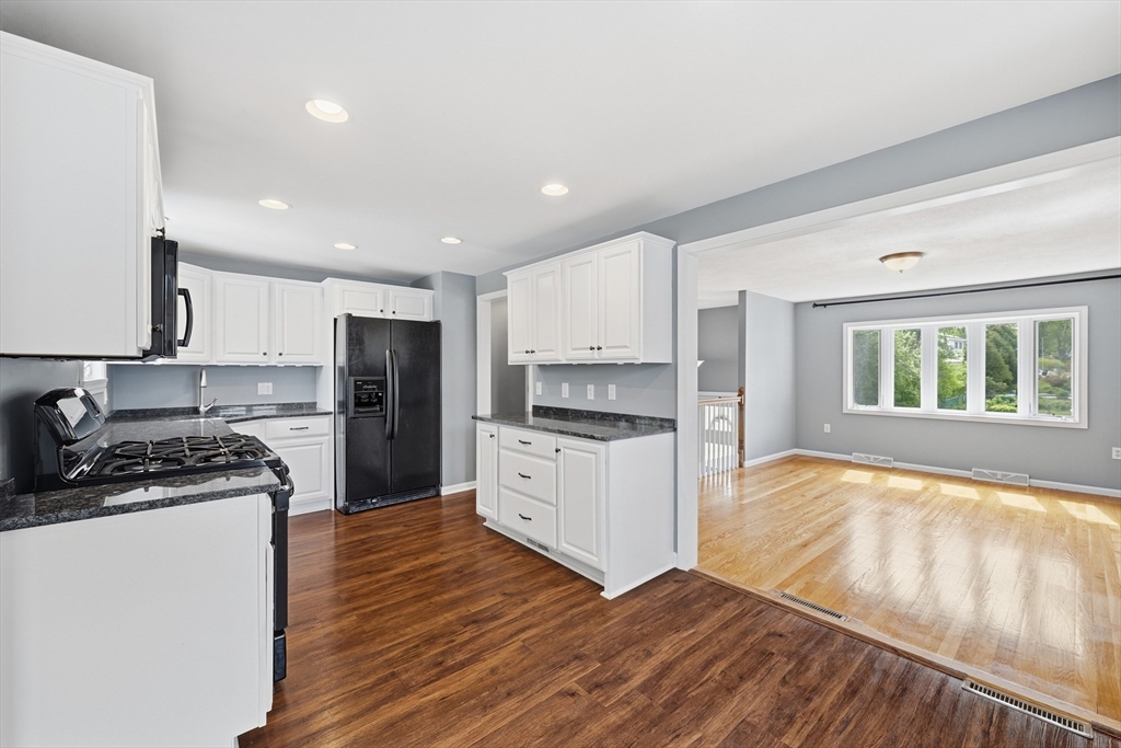 6 Valerie Ave