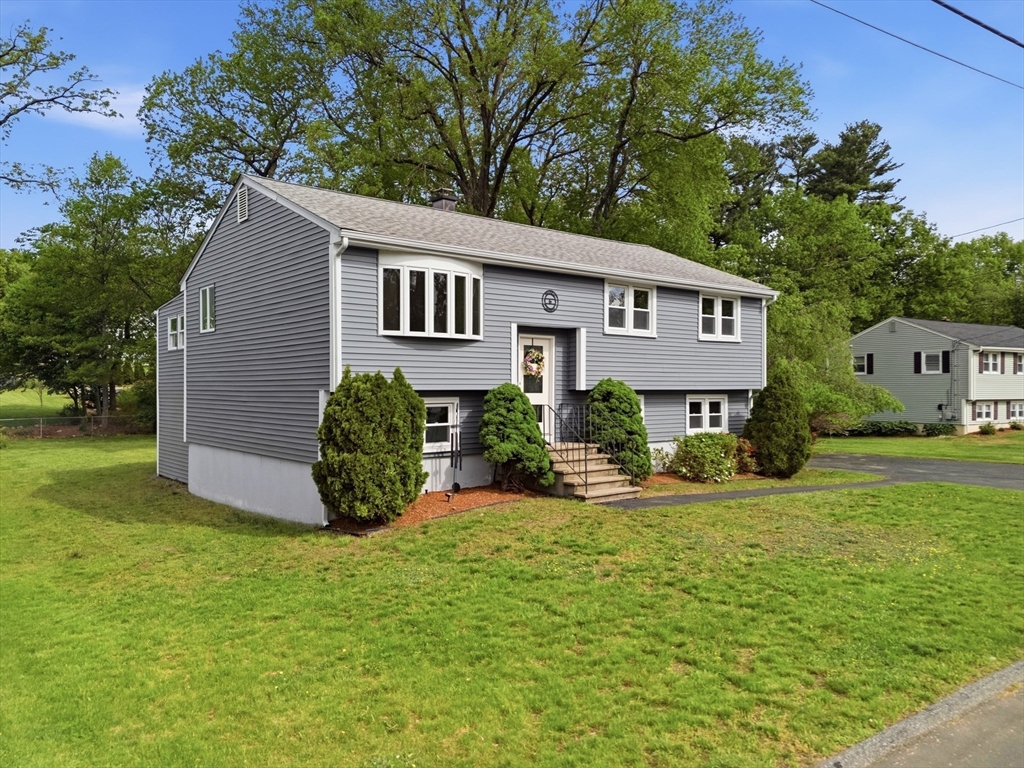 6 Valerie Ave