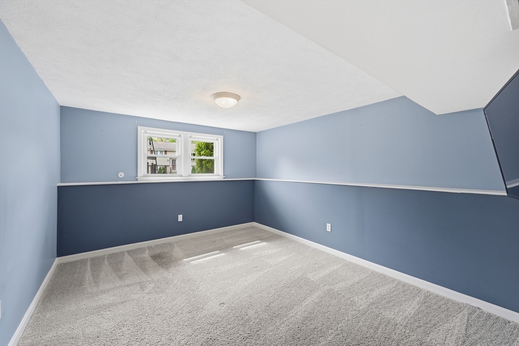 6 Valerie Ave