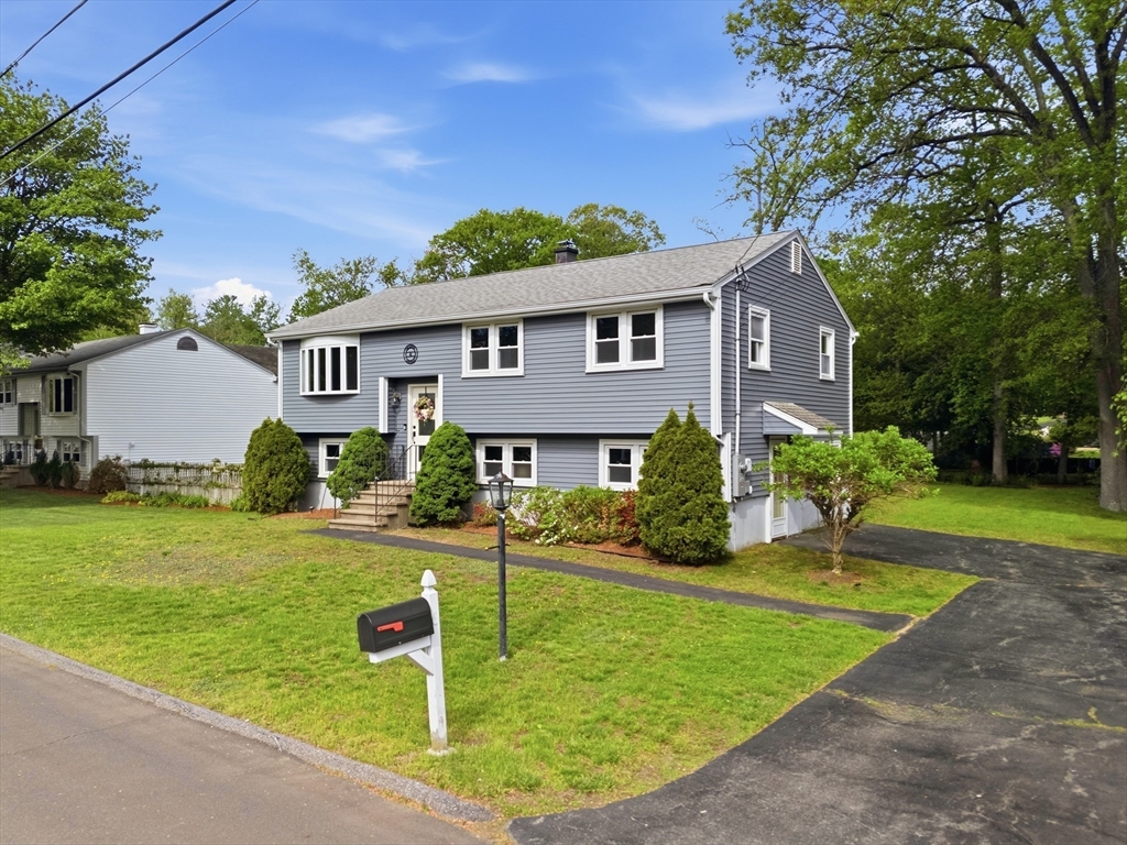 6 Valerie Ave