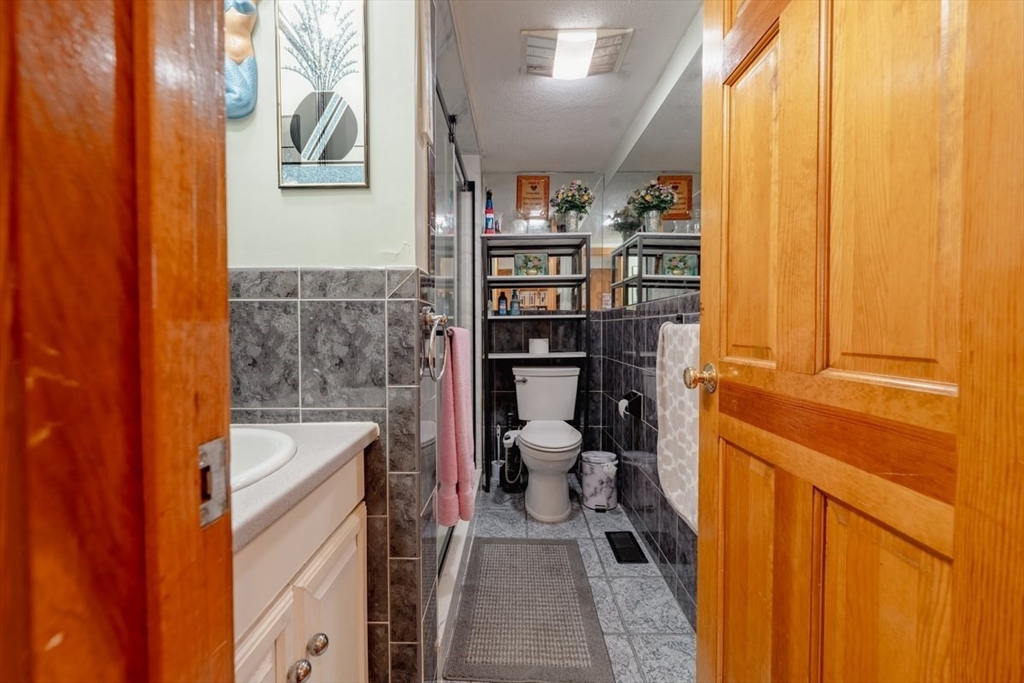 33 Water St