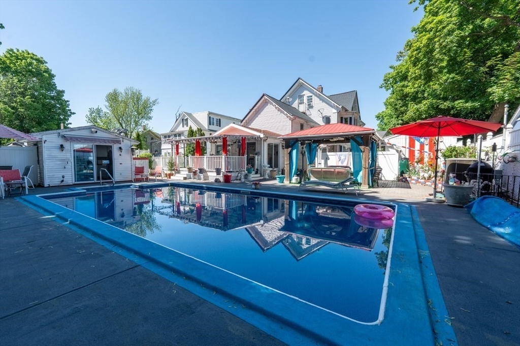 33 Water St