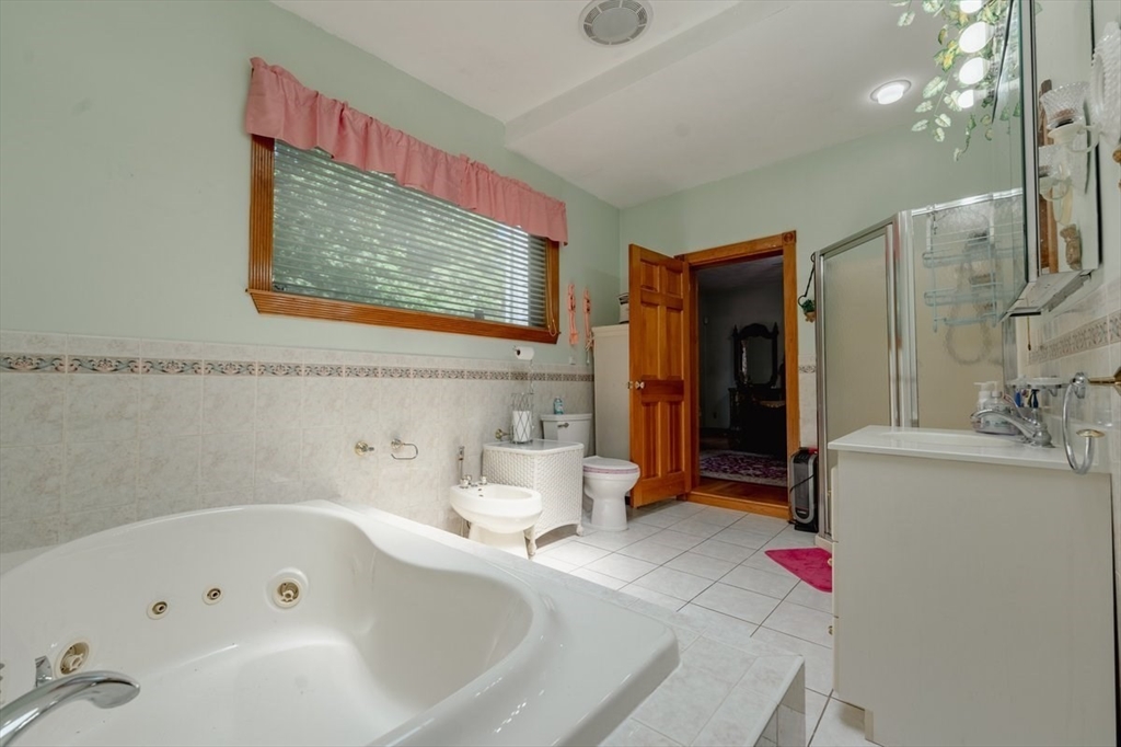 33 Water St