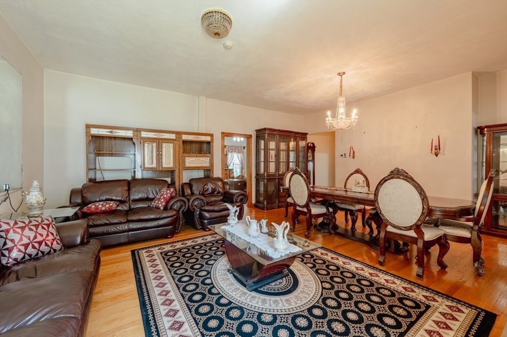 33 Water St