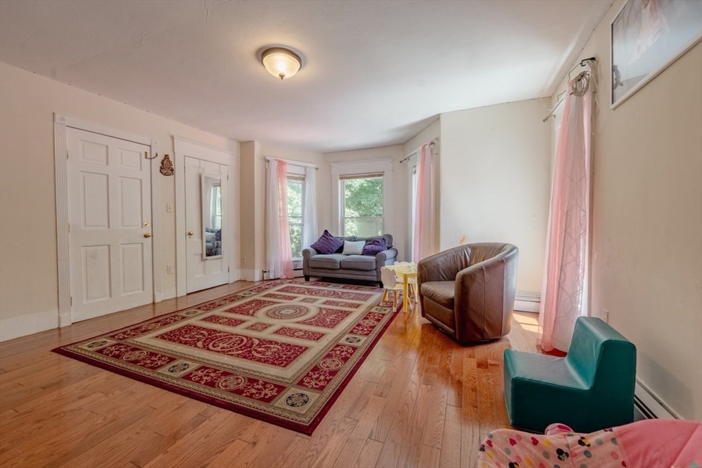 33 Water St