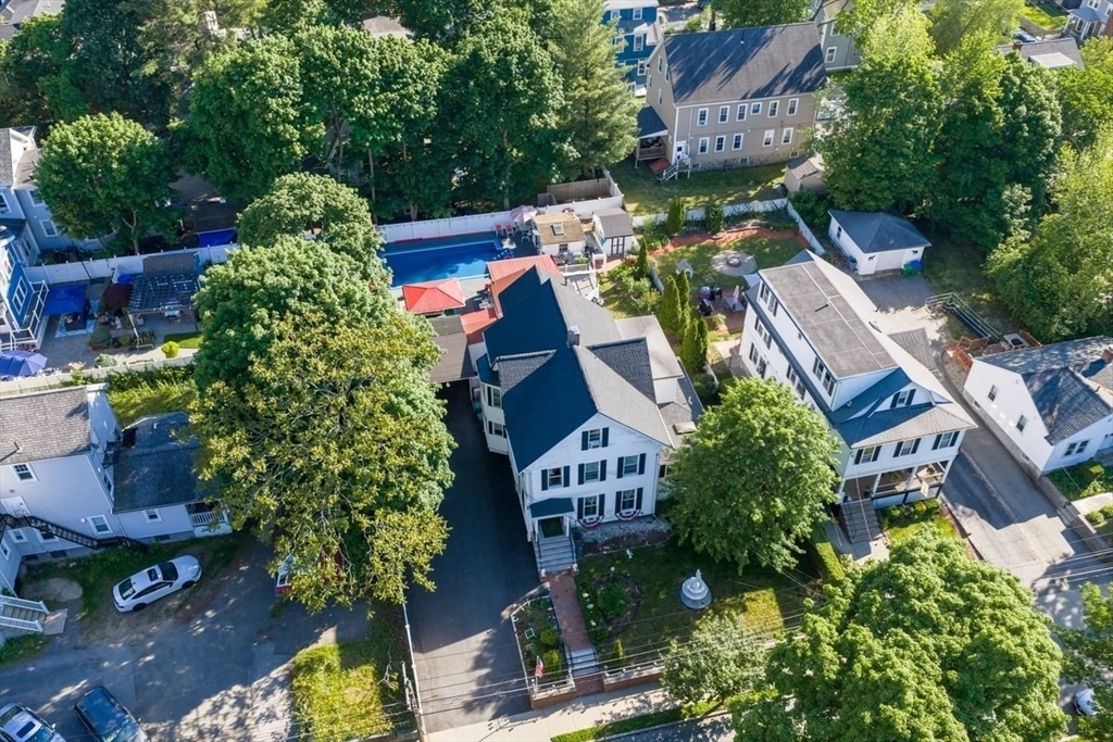 33 Water St