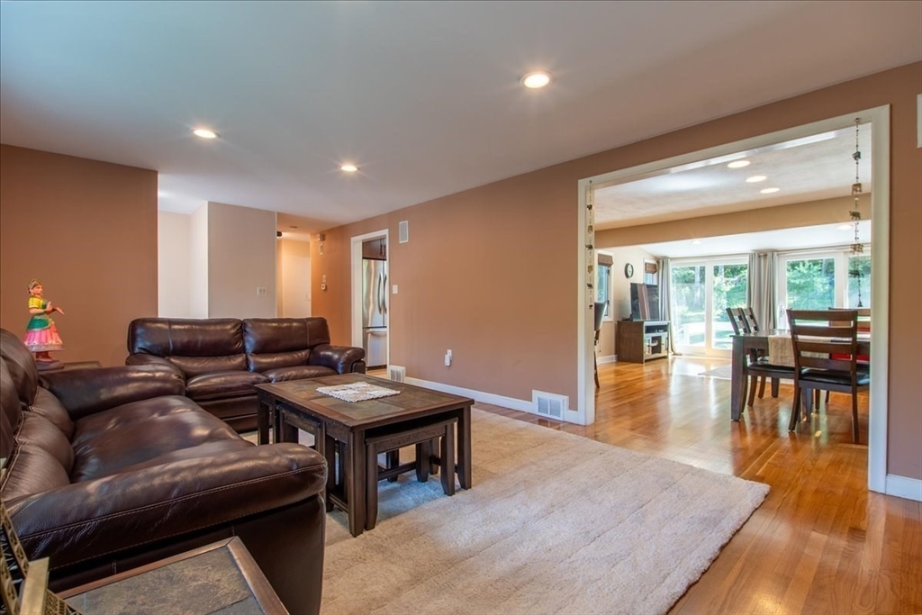 37 Lantern Ln.