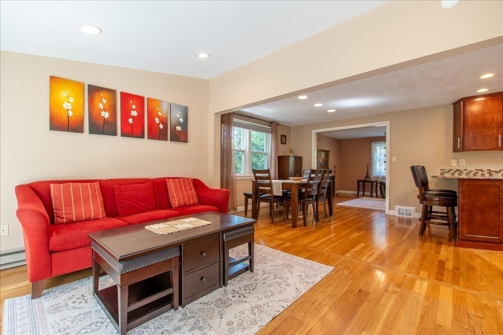 37 Lantern Ln.
